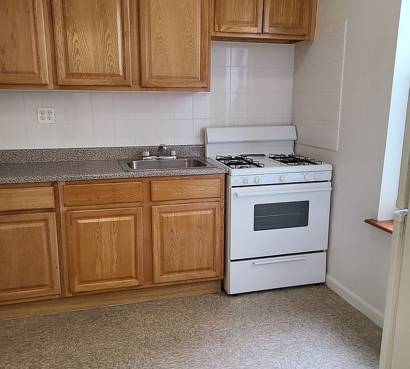 1st image of 3132 32nd St APT 2C