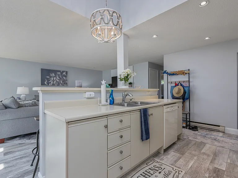 146 W Grand Ave #79 — Photo 8