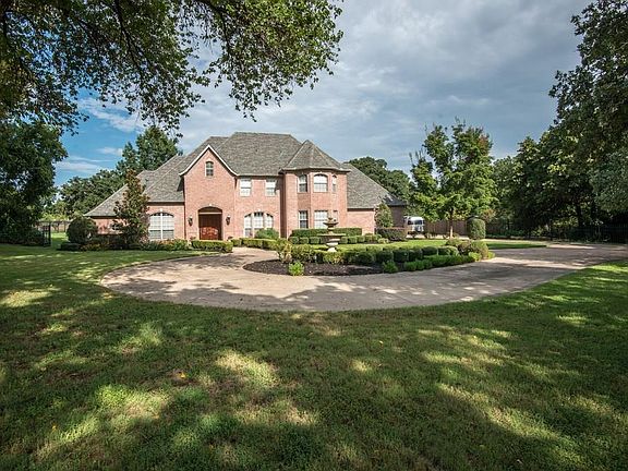 2nd image of 5309 Montclair Dr
