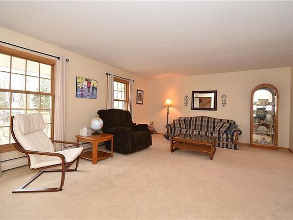 4th image of 277 Parkview Dr