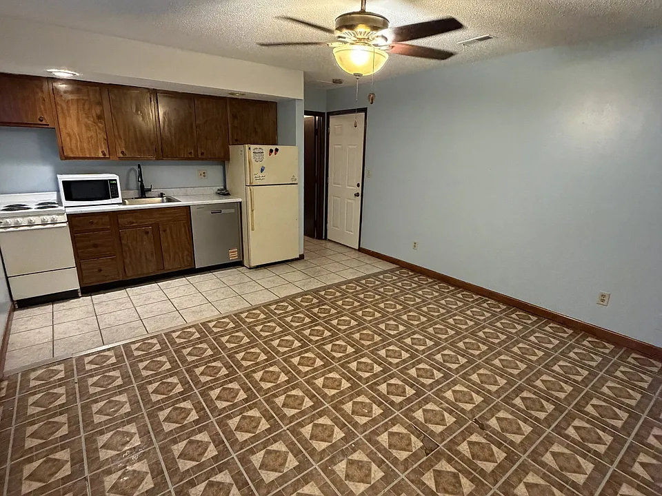 425 W Lawrence Ave #2