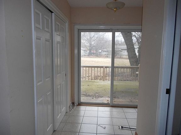 3rd image of 2232 SE Jefferson St