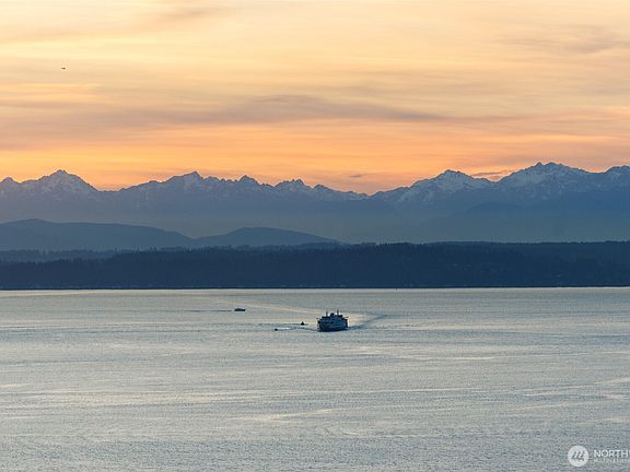 2nd image of 2201 3rd Avenue #2003