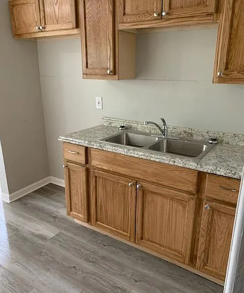 2433 Century Dr — Photo 5