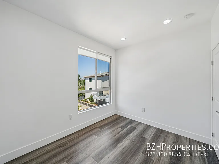 6006-6002 Klump Ave — Photo 55