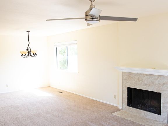 5th image of 26 Doris Ct
