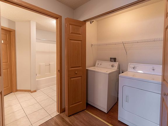 5th image of 1321 Lake Dr APT 304