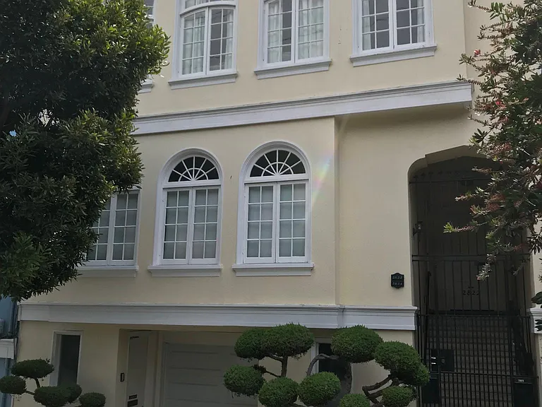 2822 Lyon St — Photo 3