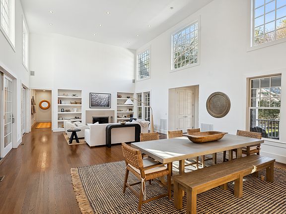 5th image of 10 Merriwood Dr