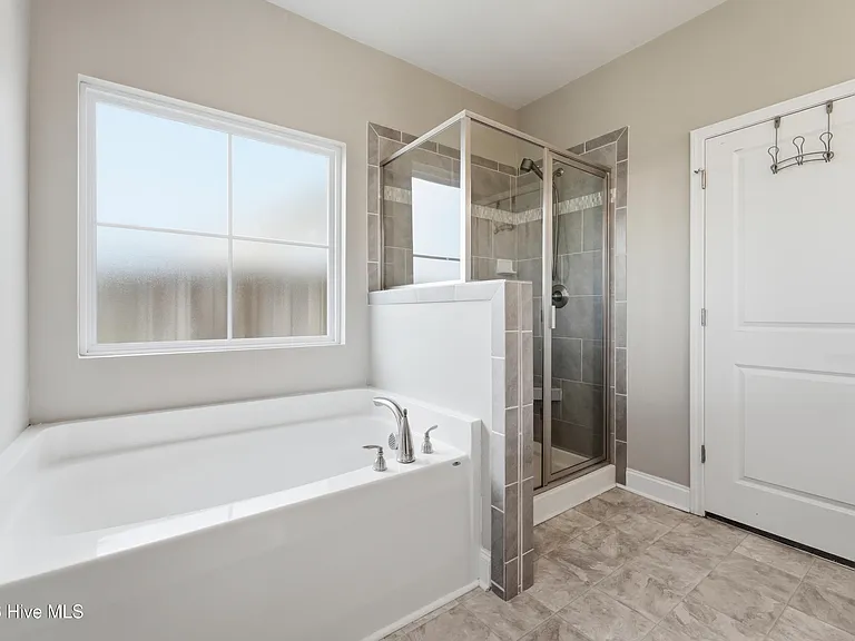 755 Greenwich Pl — Photo 30
