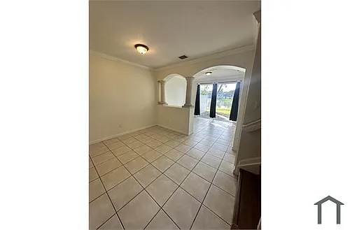 2704 SE 15th Pl Photo 1