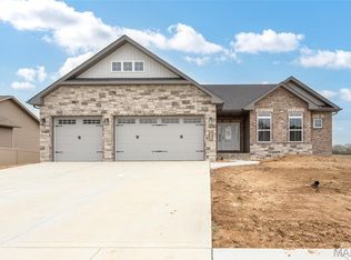 620 Glendale Dr, Troy, IL 62294