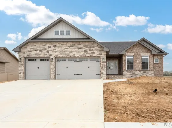 620 Glendale Dr, Troy, IL 62294