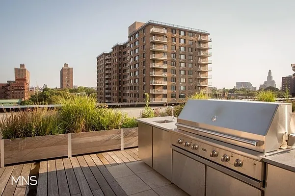 Rented by MNS Marketing | media 9