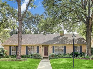 10031 Meadow Lake Ln, Houston, TX 77042