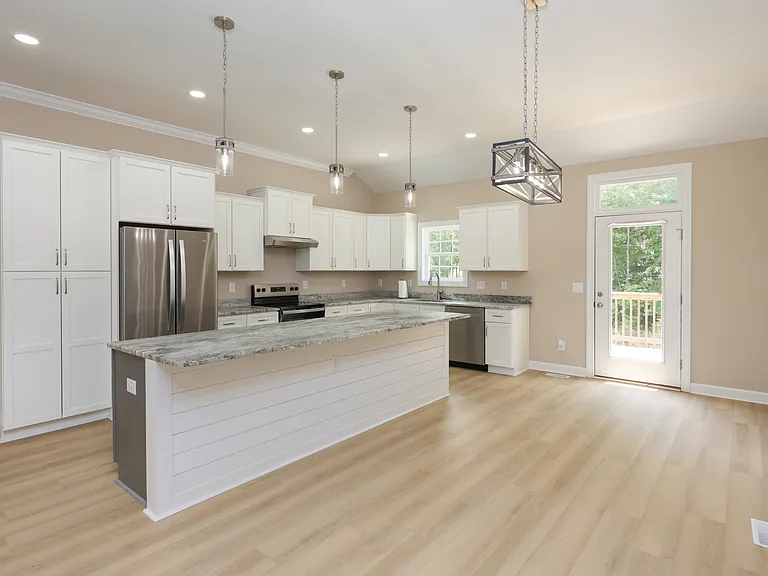 518 Woods Dr — Photo 9
