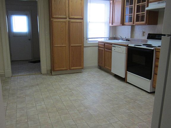 3rd image of 1301 Cleveland Blvd APT A