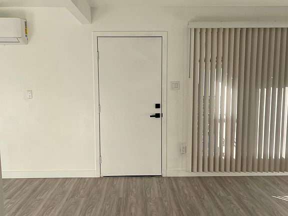 5th image of 150 N Hicks Ave
