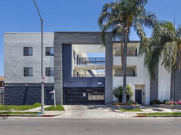 2nd image of 606 N Oxford Ave APT 208