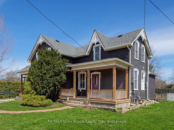 3rd image of 44 Alice St W