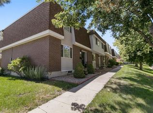 667 S Xenon Ct, Lakewood, CO 80228