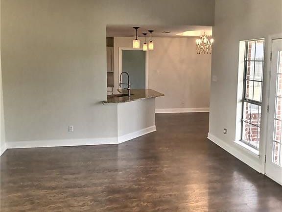 5th image of 202 Belmont Ln