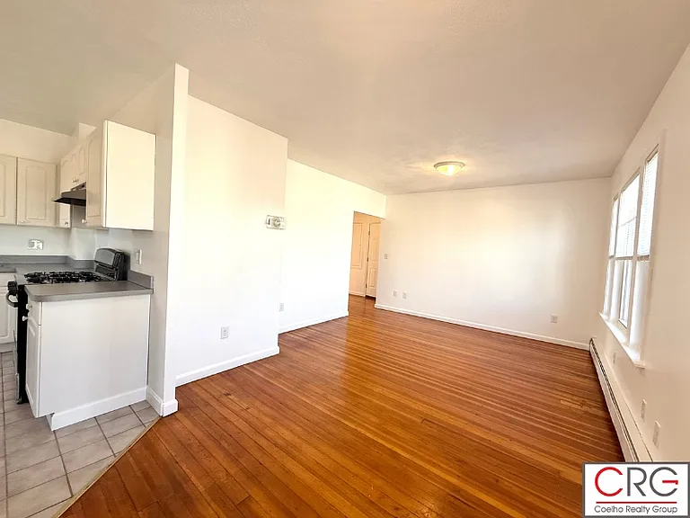 8 Pearl St #3 — Photo 7