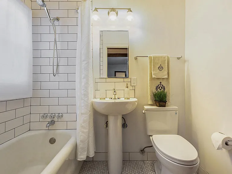 365 Hanover Ave #106 — Photo 6