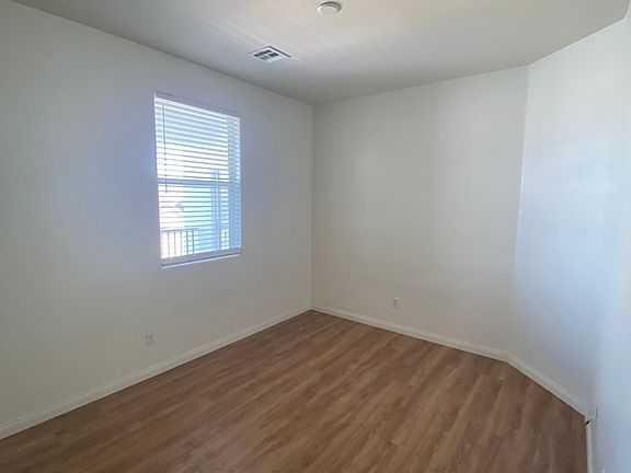 4th image of 4437 Dover Straight St