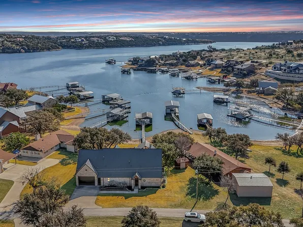 1010 Robin Ln, Graford, TX 76449