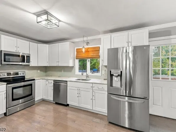21 Woodland Trl, Vernon Twp., NJ 07419