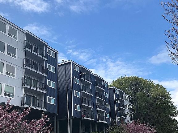 4th image of 2001 Westlake Ave N Unit 24