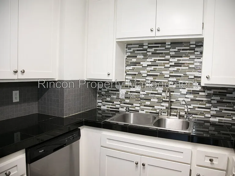 584 Doyle Ln — Photo 13