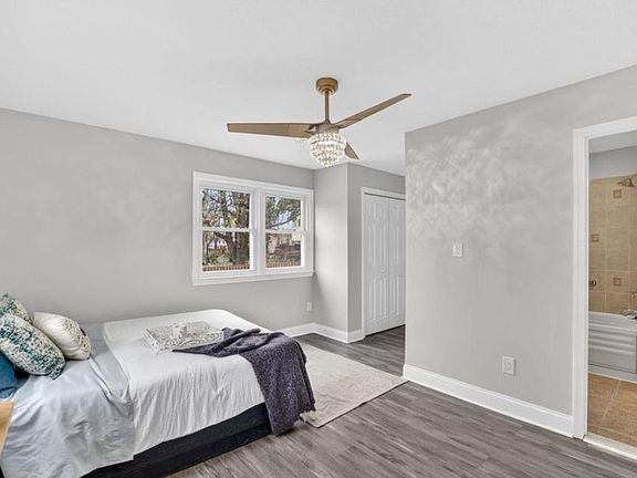 4th image of 5511 Henderson Way #1