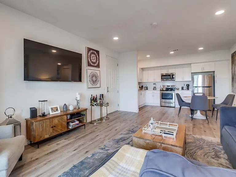 Ridgeway Apartments — Photo 11