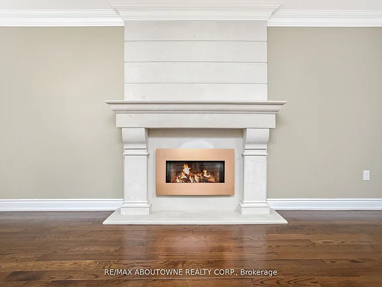 2235 Grenville Dr — Photo 14