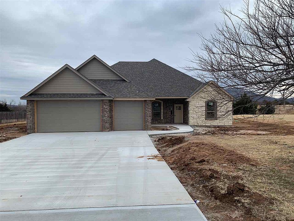 2nd image of 1117 NW Mount Marcy Dr