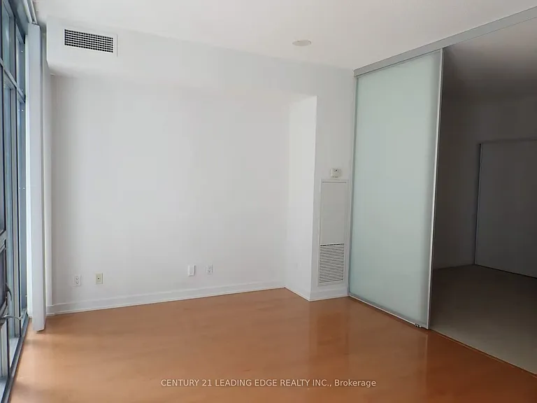 33 Charles St E #1912 — Photo 6