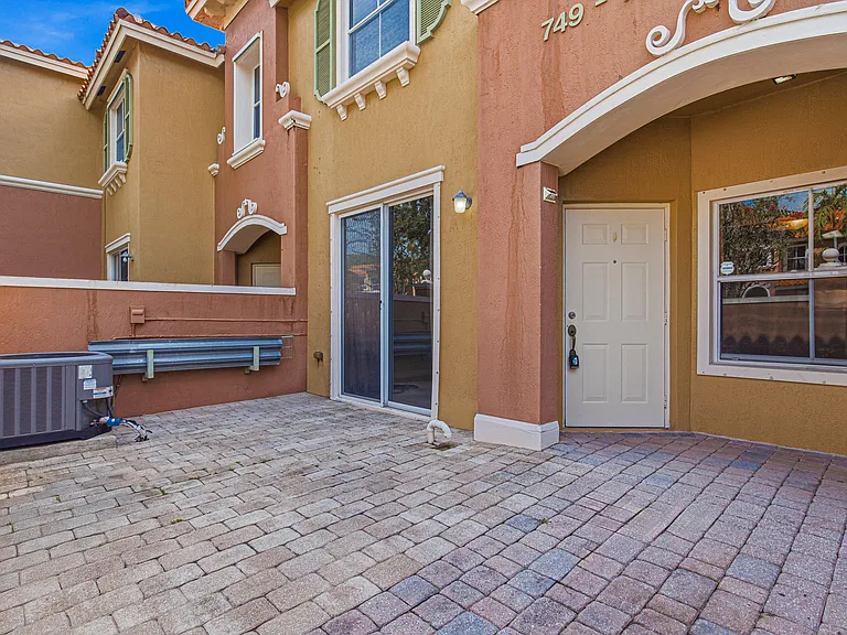 765 SW 107th Ave #2303 — Photo 27