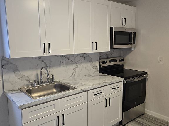 2nd image of 186 South St #2