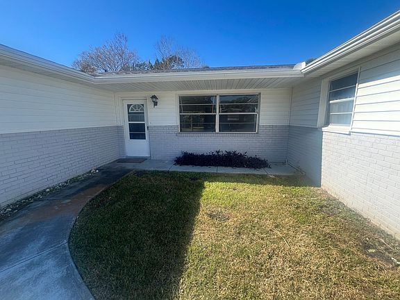 2nd image of 2070 Oriole Ln