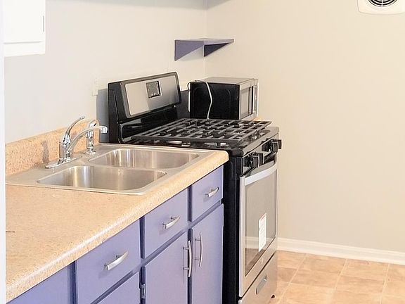 3rd image of 1407 Enfield Ave