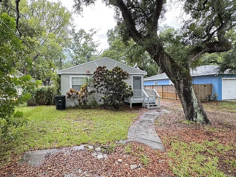 545 Pine St — Photo 1