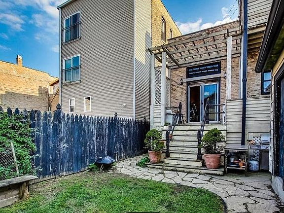 3rd image of 2324 W Armitage Ave #1