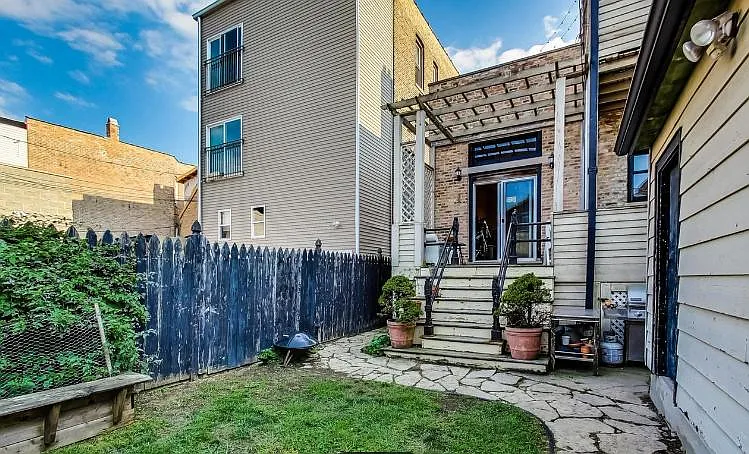 2324 W Armitage Ave #G — Photo 3