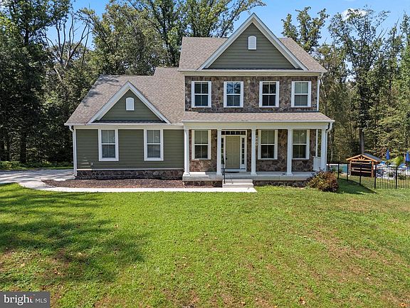 3rd image of 900 E Wheel Rd