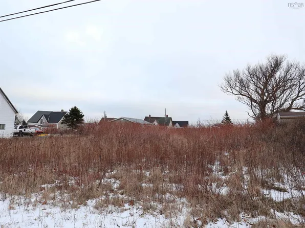 38 3rd St, Cape Breton, NS B1A 4G8