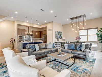 658 Spotted Falcon St, Las Vegas, NV, 89138