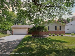 1010 Shelter Ln, Lansing, MI 48912