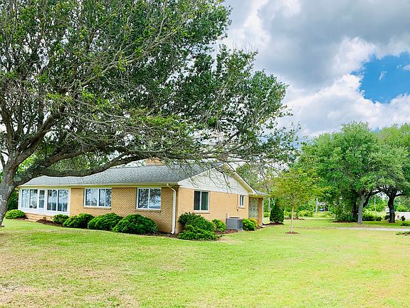4th image of 122 Dogwood Ln